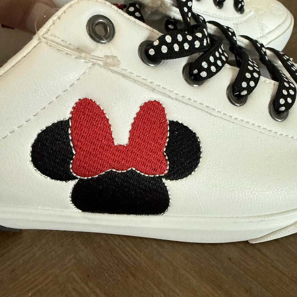 Disney Mickey Mouse Court Lace Up Sneakers Size 9 - Picture 3 of 9